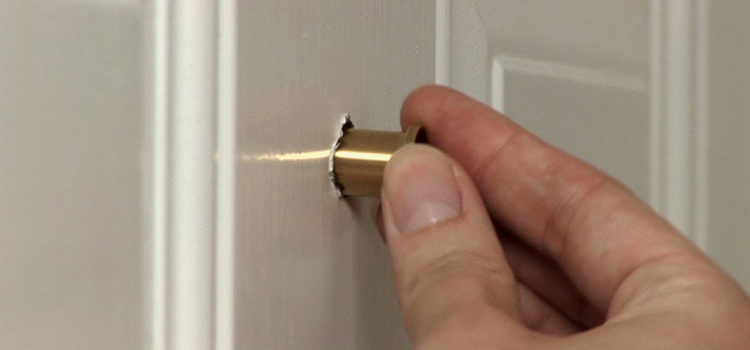 peephole door repair in Hialeah Gardens